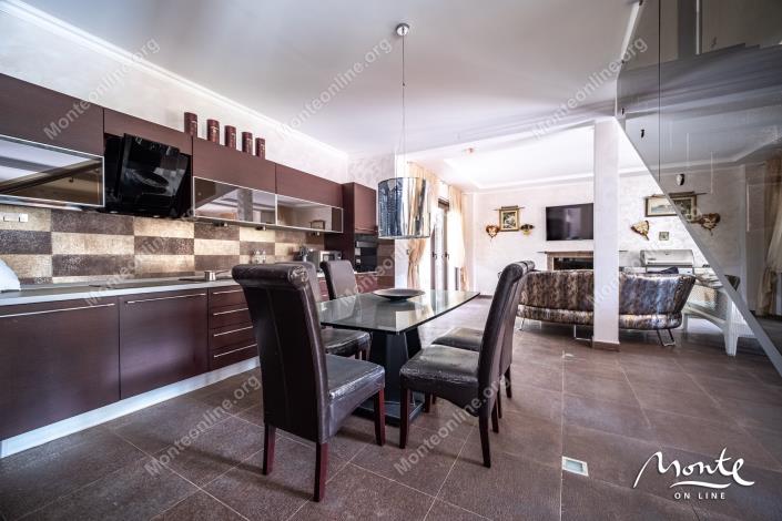 Image No.12-3 Bed House for sale