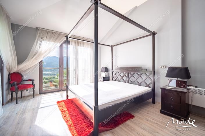 Image No.17-3 Bed House for sale