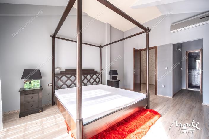 Image No.18-3 Bed House for sale