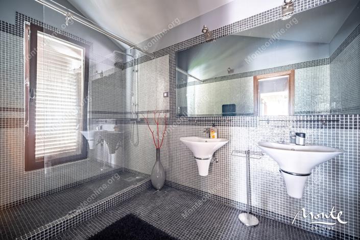 Image No.21-3 Bed House for sale
