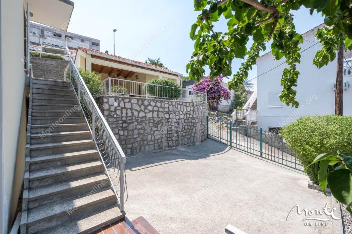 Image No.8-3 Bed House for sale