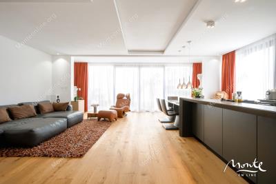 eksklyuzivnyj-taunhaus-v-zakrytom-komplekse-s-bassejnom-v-lastve-grbalskoj-chernogoriya_05