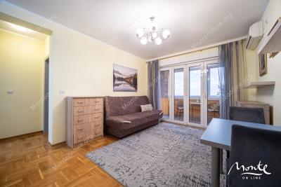 uyutnaya-kvartira-s-2-spalnyami-s-vidom-na-more-v-bechichi_03