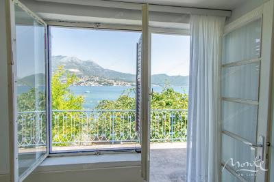 dom-u-morya-s-prichalom-i-panoramnym-vidom-v-nivicze-herczeg-novi_05