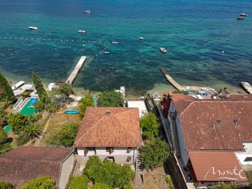 dom-u-morya-s-prichalom-i-panoramnym-vidom-v-nivicze-herczeg-novi_15