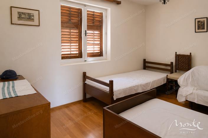 Image No.34-4 Bed House for sale