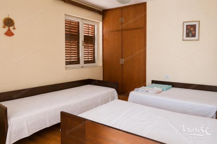 Image No.36-4 Bed House for sale