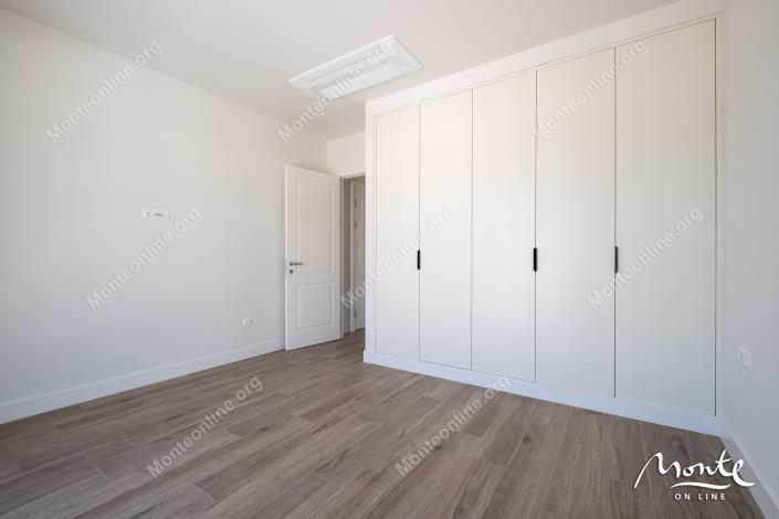 Image No.12-2 Bed Flat for sale