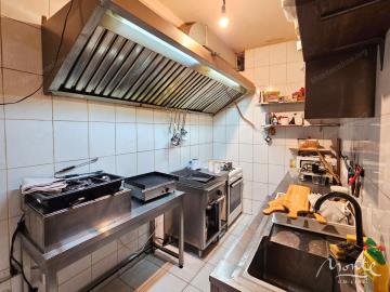 dejstvuyushhij-restoran-s-bolshoj-terrasoj-v-czentre-risana_07