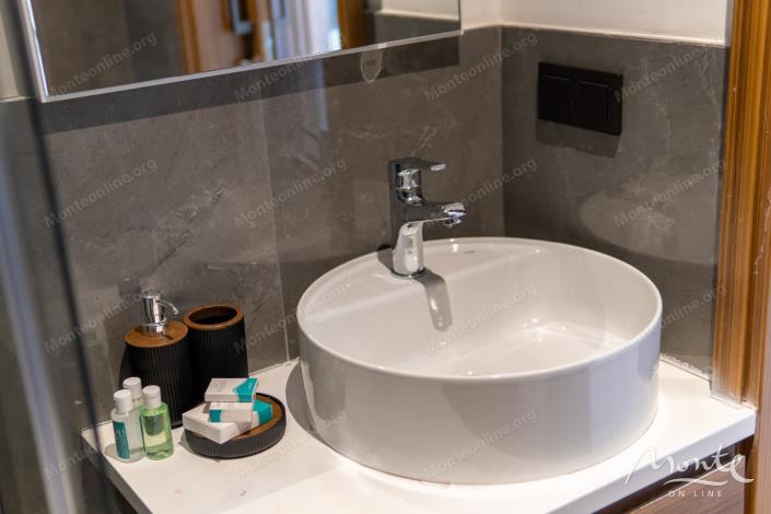 Image No.14-Appartement de 1 chambre à vendre à Kavac