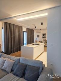 penthaus-v-elitnom-komplekse-s-bassejnom-budva_04