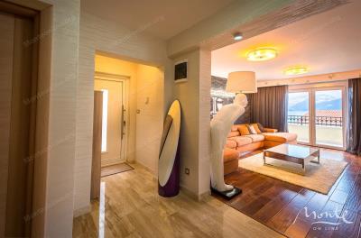 villa-torino-s-5-spalnjami-i-bassejnom-v-krashichi_05