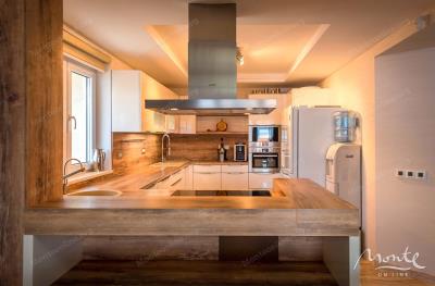 villa-torino-s-5-spalnjami-i-bassejnom-v-krashichi_06