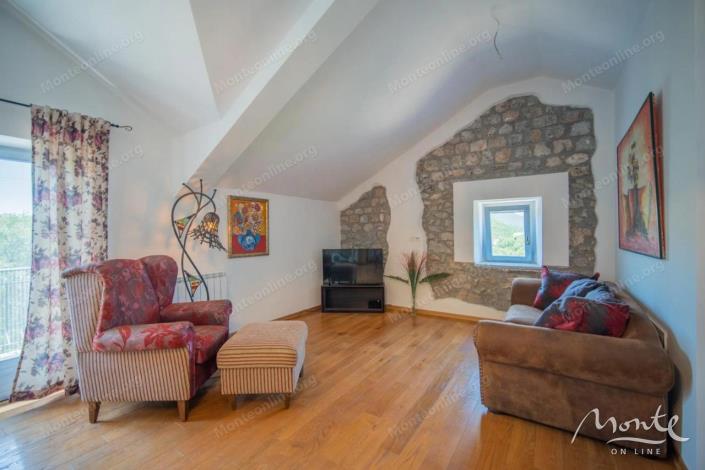 Image No.14-3 Bed House for sale