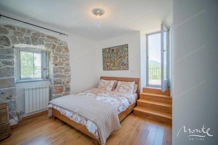 Image No.19-3 Bed House for sale