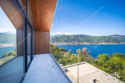 villa-na-poluostrove-lushticza-garmoniya-prirody-uedineniya-i-panoramnogo-vida-na-more_02