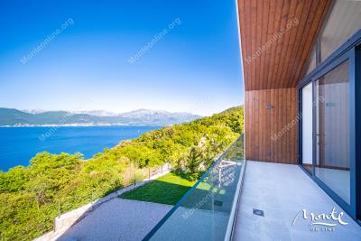 villa-na-poluostrove-lushticza-garmoniya-prirody-uedineniya-i-panoramnogo-vida-na-more_01