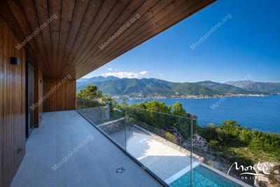 villa-s-bassejnom-na-poluostrove-lushticza-garmoniya-prirody-i-panoramnogo-vida-na-more_02