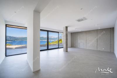 villa-s-bassejnom-na-poluostrove-lushticza-garmoniya-prirody-i-panoramnogo-vida-na-more_03