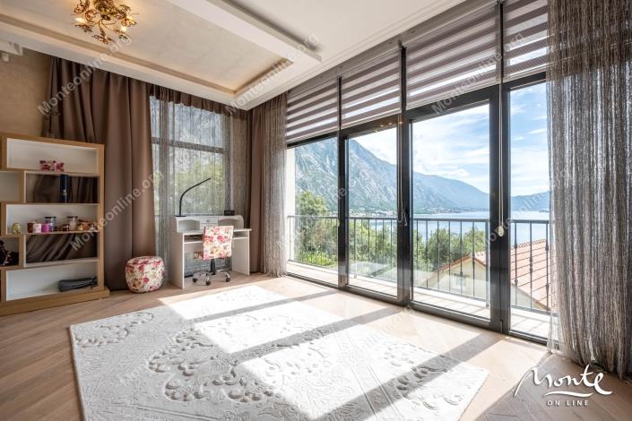 Image No.29-6 Bed House for sale