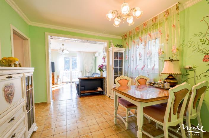 Image No.12-7 Bed House for sale