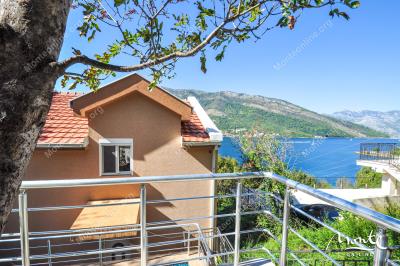 prostornyj-dom-s-bassejnom-i-panoramnym-vidom-na-more-v-tivate-lepetane_02