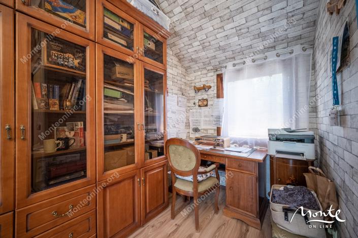 Image No.10-3 Bed House for sale