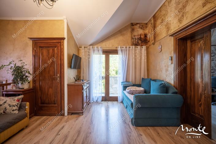 Image No.21-3 Bed House for sale