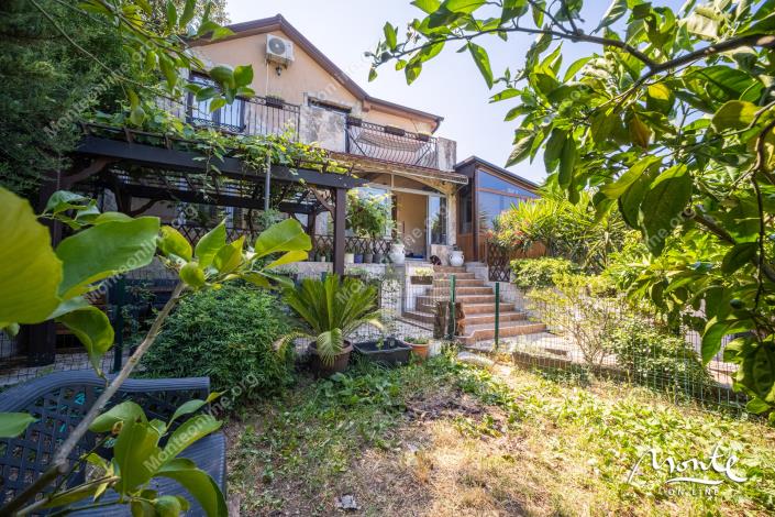 Image No.45-3 Bed House for sale