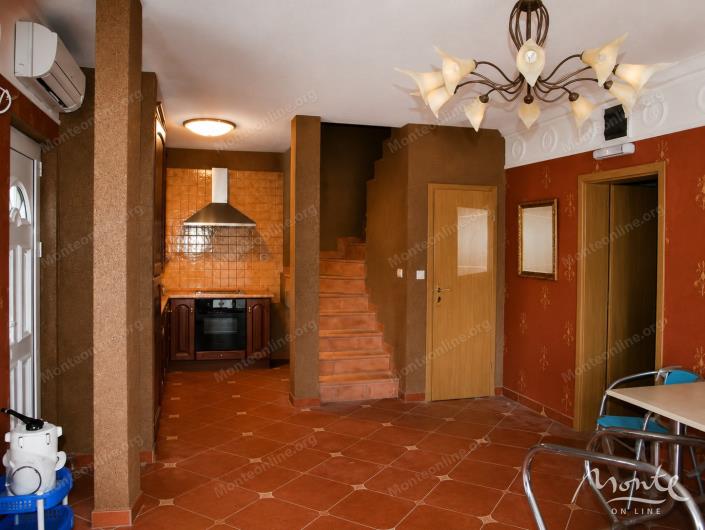 Image No.6-4 Bed House for sale