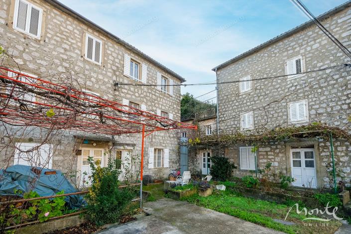 Image No.22-4 Bed House for sale