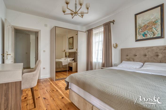 Image No.6-4 Bed House for sale