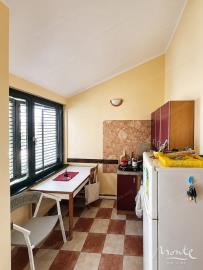renovirovannaya-kvartira-s-panoramnym-vidom-na-boko-kotorskij-zaliv-krashichi_08