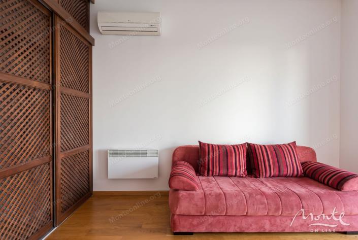 Image No.19-3 Bed Flat for sale
