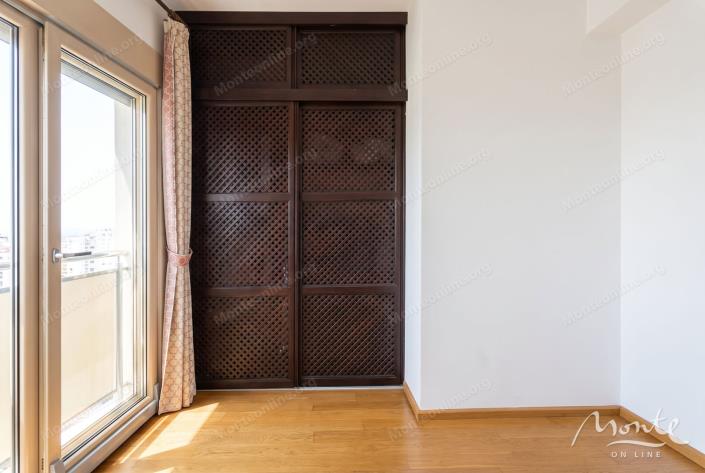 Image No.27-3 Bed Flat for sale