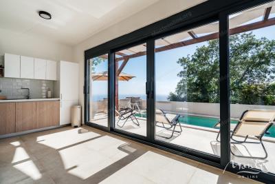 elegantnaya-villa-s-bassejnom-i-panoramnym-vidom-na-more-v-blizikuche-budva_05