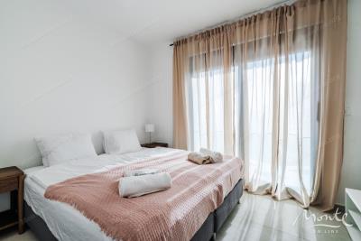 elegantnaya-villa-s-bassejnom-i-panoramnym-vidom-na-more-v-blizikuche-budva_14