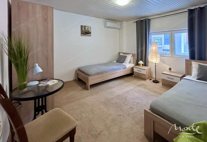 Image No.7-5 Bed House for sale