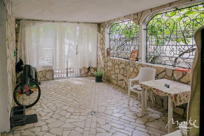 Image No.18-5 Bed House for sale