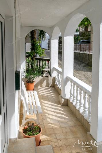 Image No.35-5 Bed House for sale