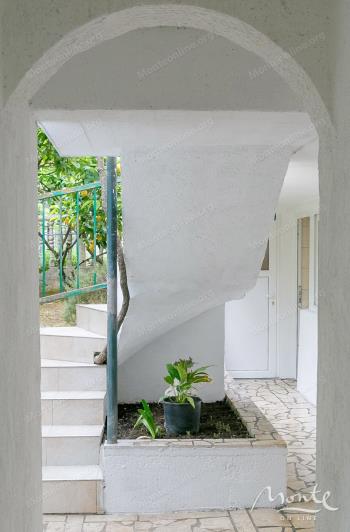 Image No.36-5 Bed House for sale