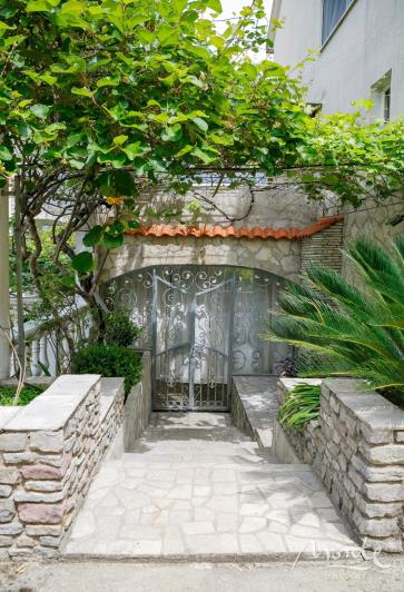 Image No.40-5 Bed House for sale