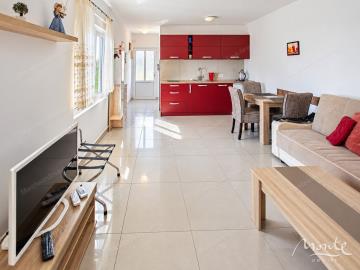 unikalnaya-3-etazhnaya-villa-v-zhivopisnoj-chasti-kurortnogo-poselka-krimovicza_15