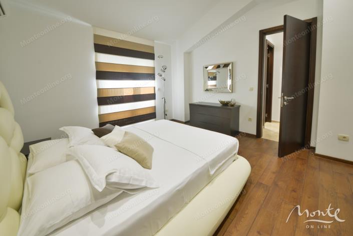 Image No.15-3 Bed Flat for sale
