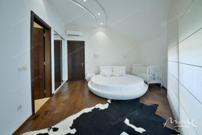 Image No.22-3 Bed Flat for sale
