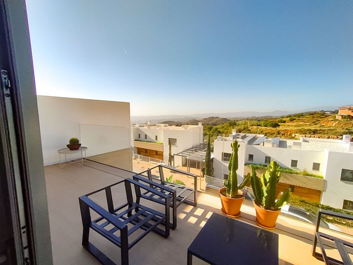 Image No.1-4 Bed Property for sale