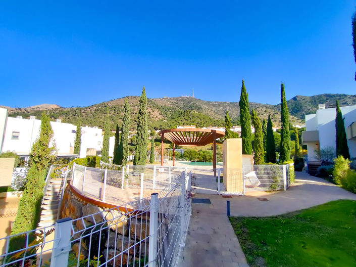 Image No.20-4 Bed Property for sale