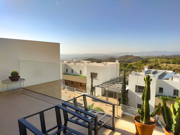 Image No.21-4 Bed Property for sale