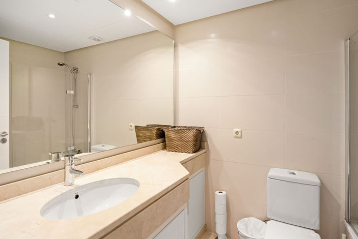 Image No.13-2 Bed Property for sale