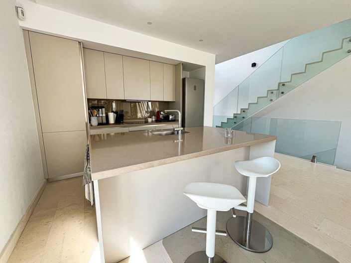 Image No.14-5 Bed Property for sale